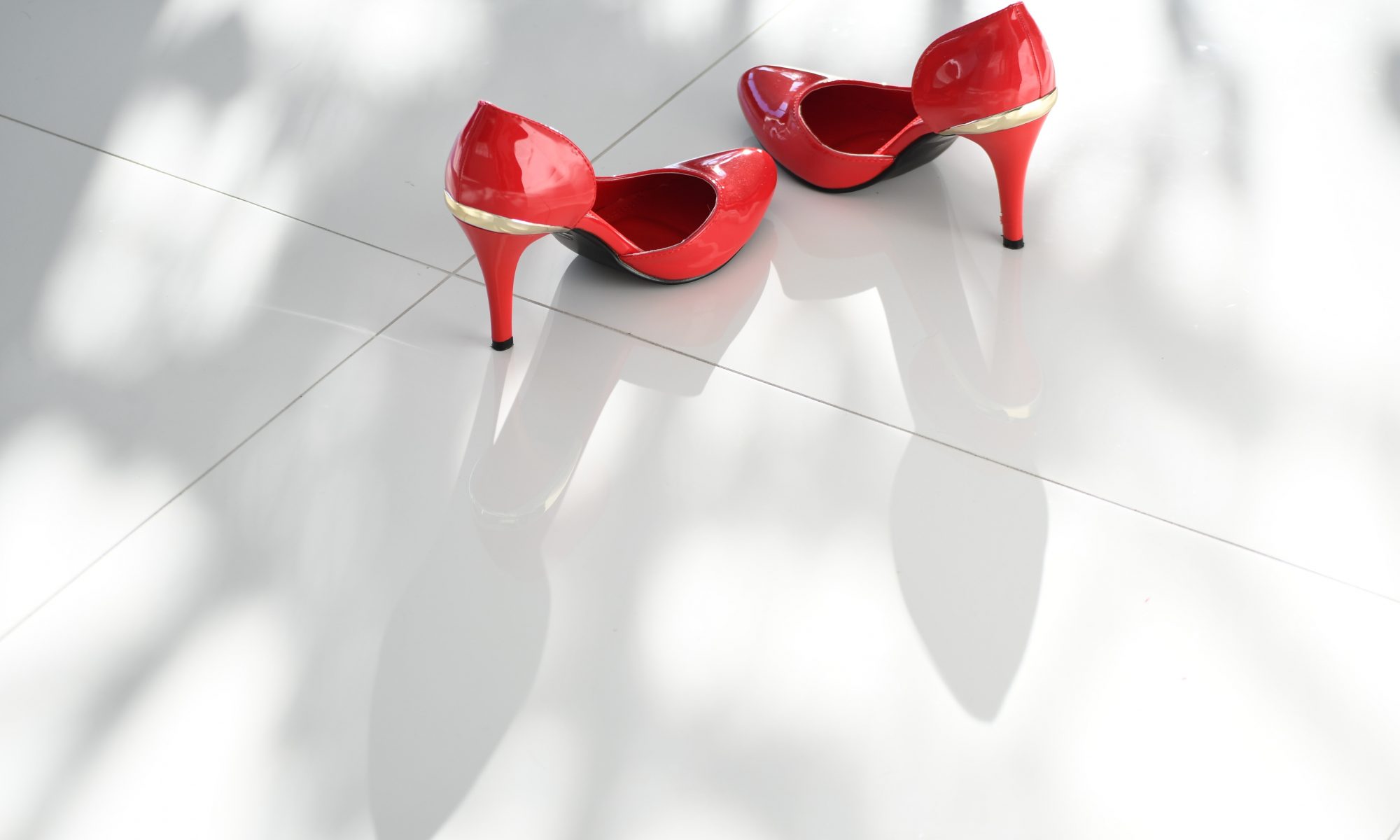 Zapatos de tacón rojos